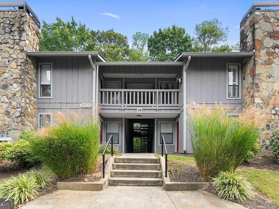 1st image of 5077 Woodridge Way