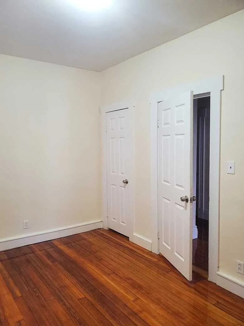 4 bed, $3,550 — Photo 2