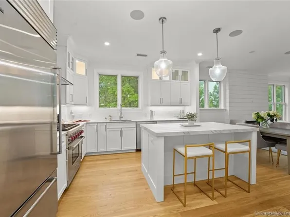 202 Gramercy Park #202, New Canaan, CT 06840