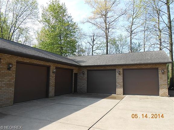 5th image of 3944 Oakridge Dr NE