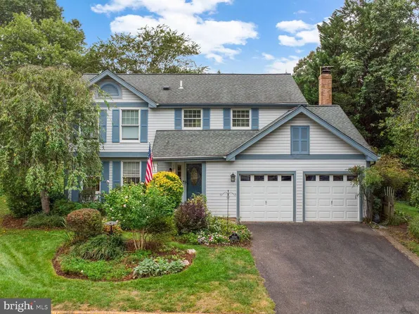 10290 Woodmont Ct, Manassas, VA 20110