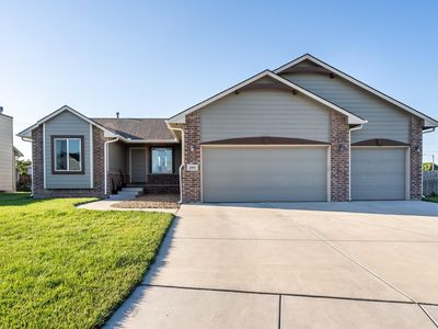 1893 W Saddle Brooke St, Haysville, KS, 67060