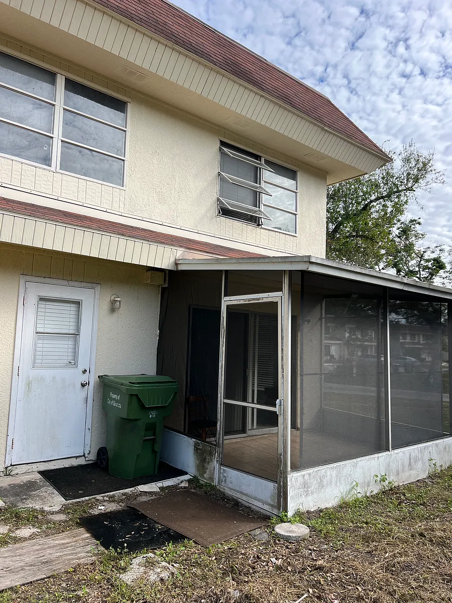 Building Photo - 401 Barlow Ave #63