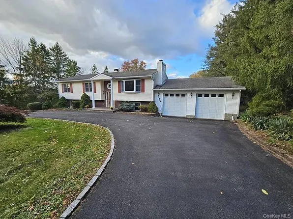 1 Ohare Dr, Lagrangeville, NY 12540