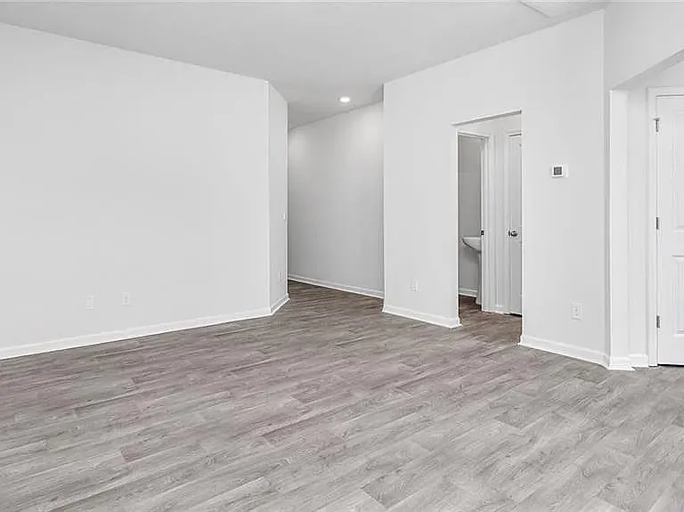 1310 Amberview Ln — Photo 14