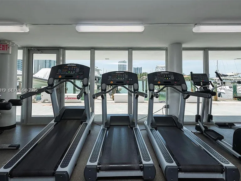 900 Bay Dr #224 — Photo 35