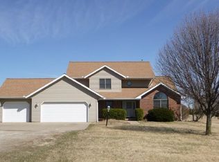 586 Tazewood Rd, Metamora, IL 61548