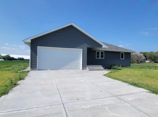 615 Ayres St, Shelton, NE 68876