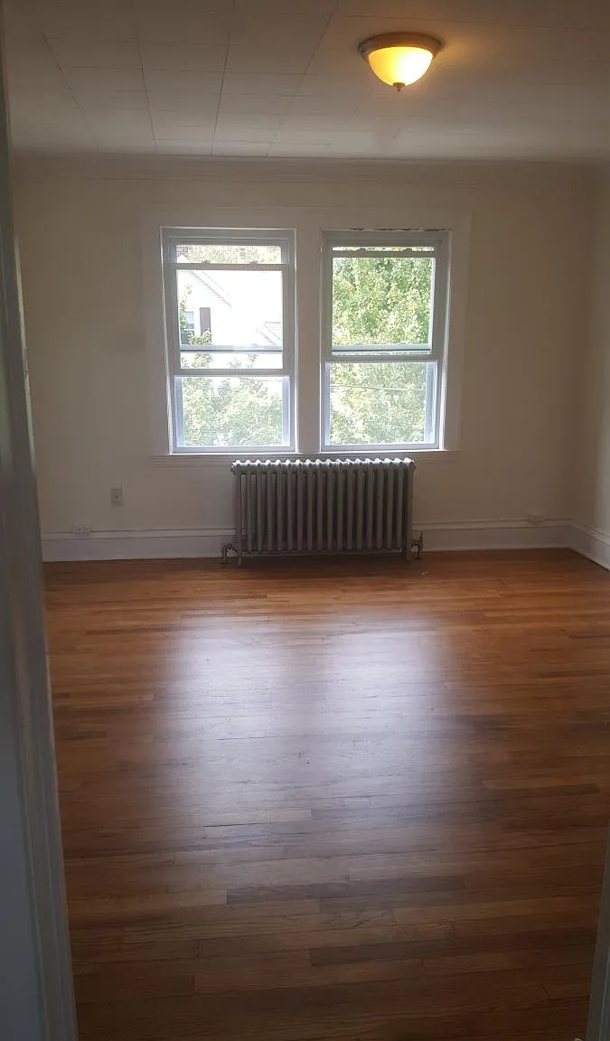 2 bed, 1000 sqft, $1,400 — Photo 3