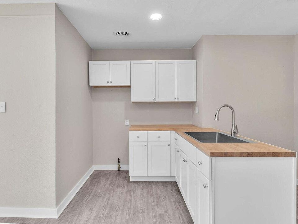 18491 Brady, photo 9