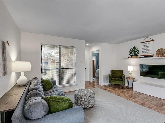 5th image of 1809 W Spring Creek Pkwy #2