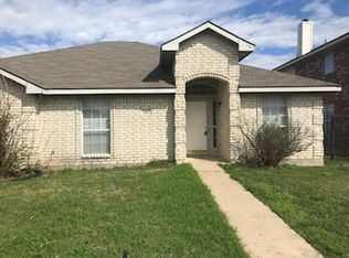 463 Round Rock Rd, Cedar Hill, TX 75104