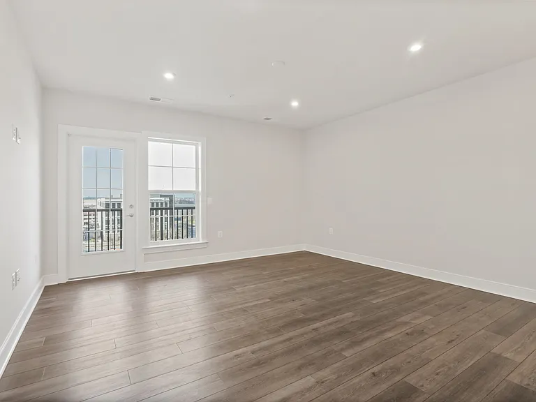 100 Saint Ives Pl #304 — Photo 16