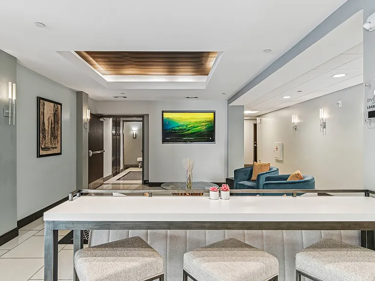 Rivers Edge Apartments — Photo 5