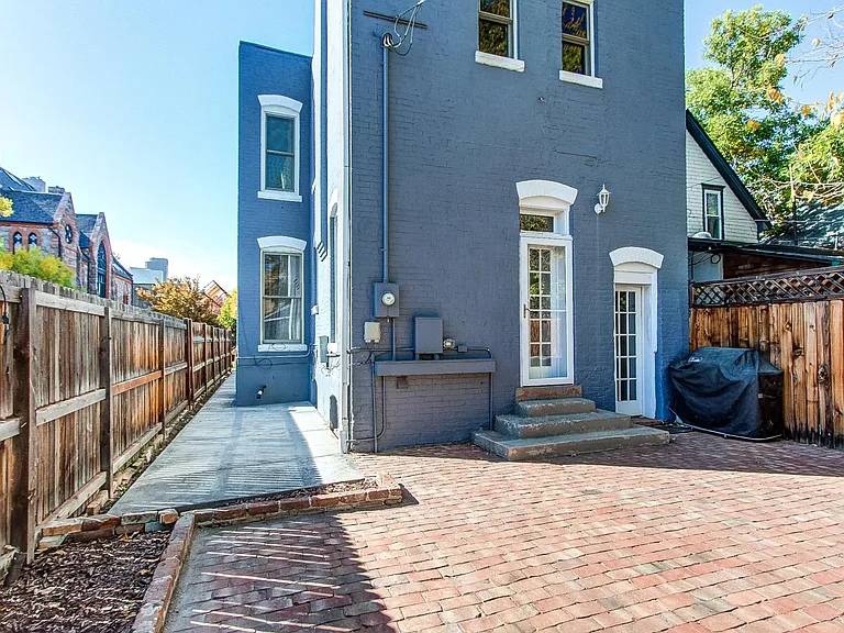 2220 N Ogden St — Photo 26