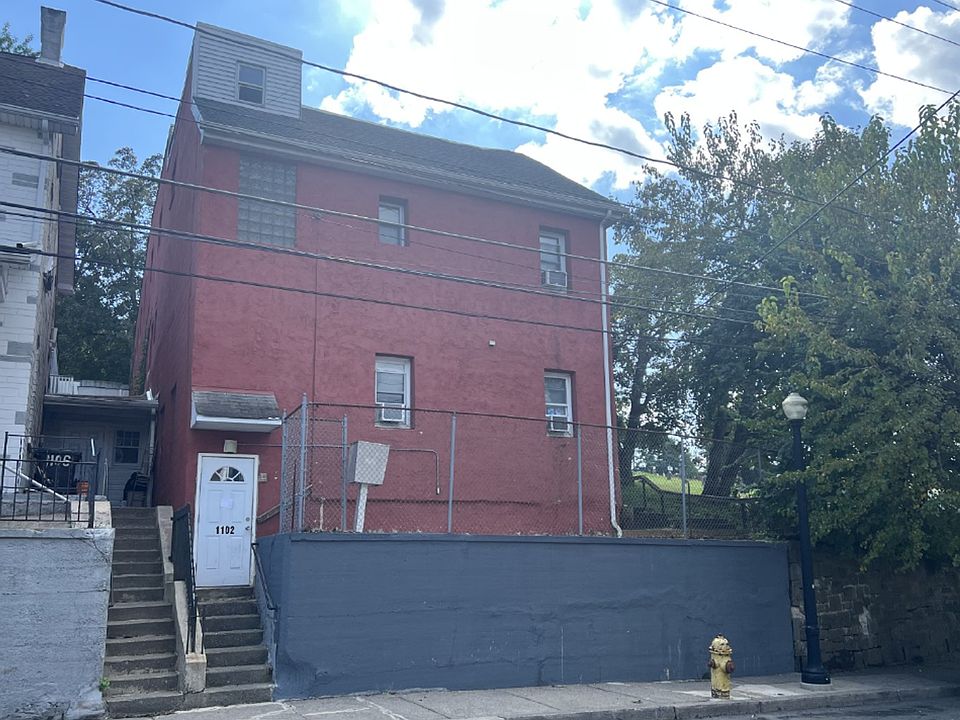 1st image of 1102 E 4th St APT 1