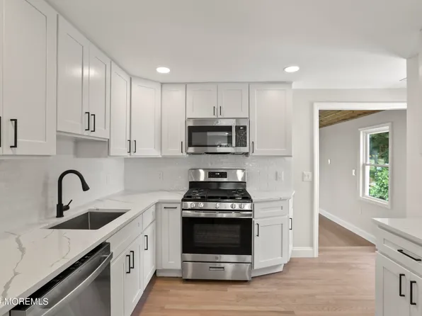 77 Helen Avenue, Freehold, NJ 07728