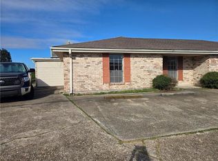 901 W Genie St, Chalmette, LA 70043