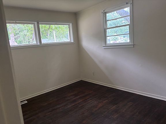 3rd image of 2317 Briarfield Rd