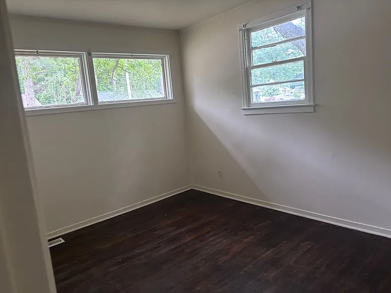 2317 Briarfield Rd — Photo 3