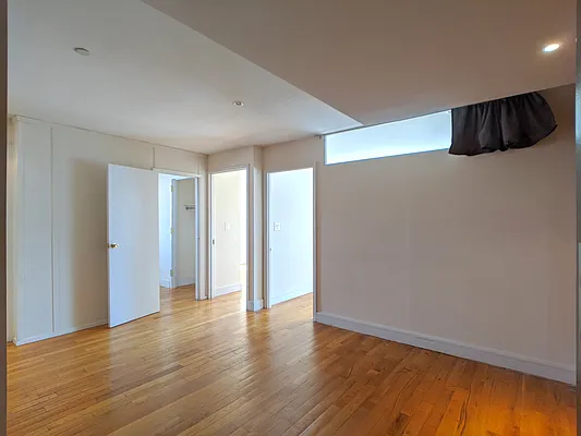 Rented by Mirador Real Estate | media 22