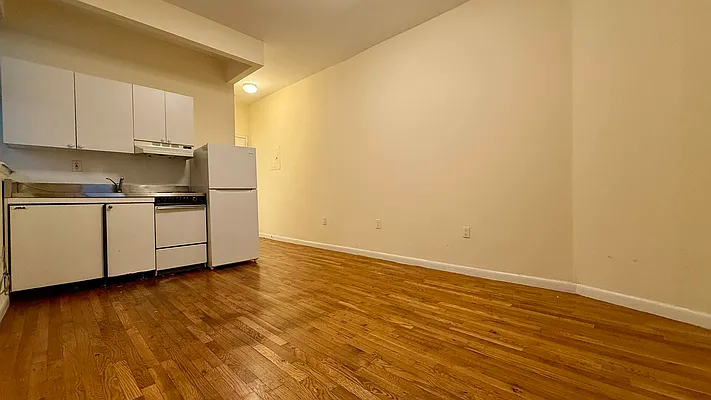 Rented by HOLTON REAL ESTATE INC. | media 3