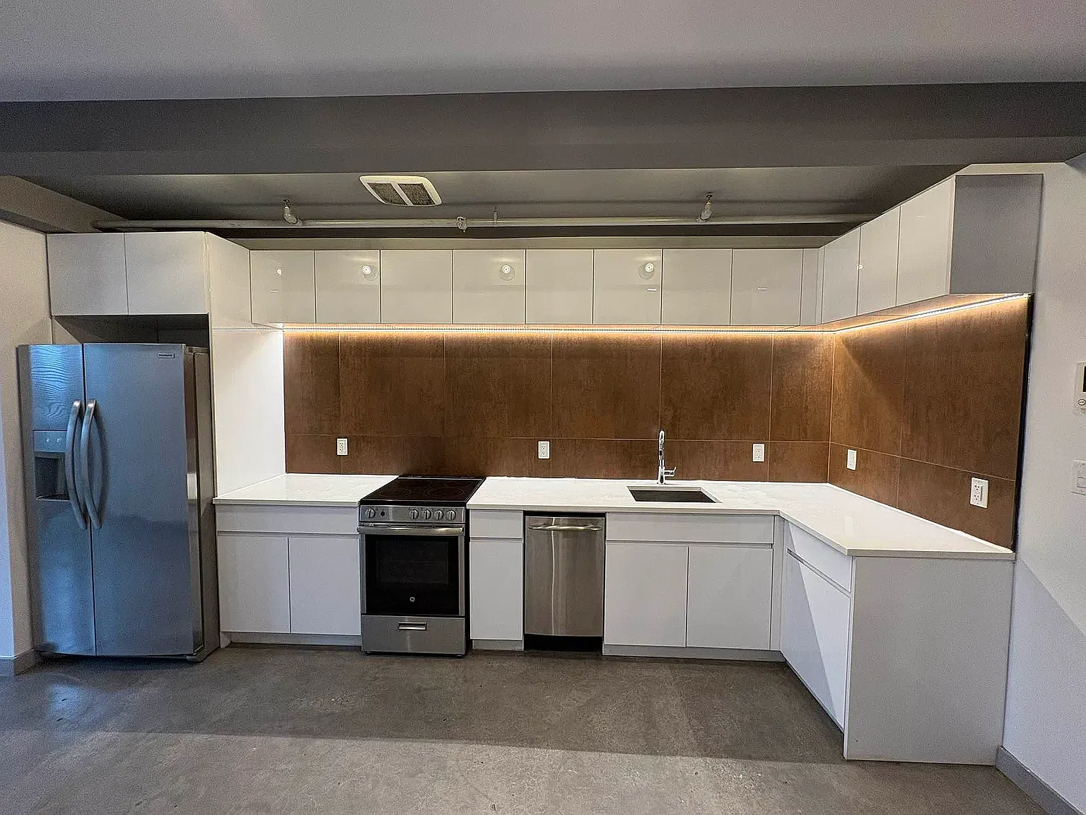 410 Tompkins Avenue — Photo 1