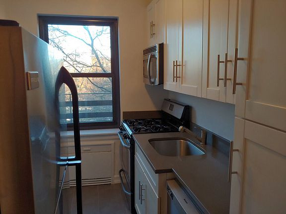 2nd image of 21306 75th Ave APT 6L