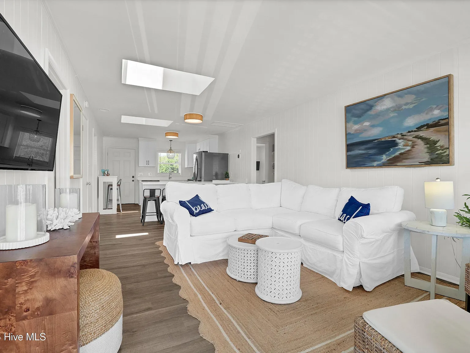 4 bed, 2.0 bath, $2,975 — Photo 3