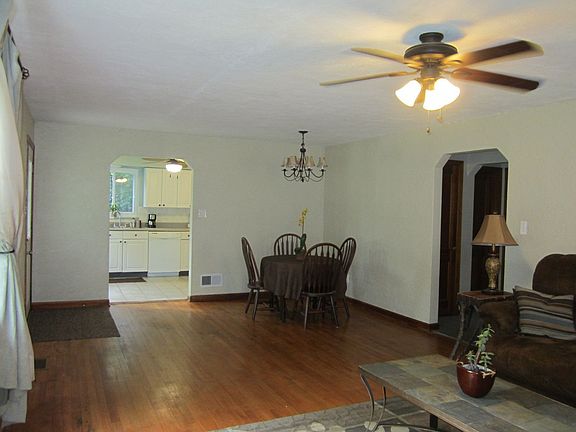 4th image of 2633 Hazelwood Ave