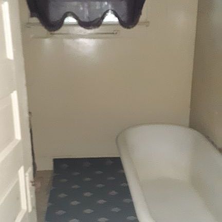5th image of 102 Maple St