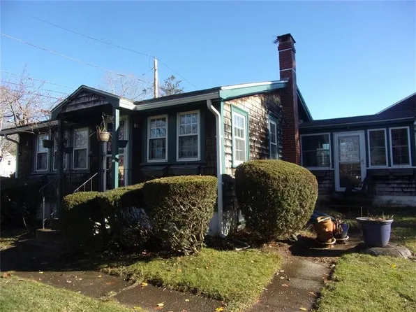 46 3rd St, Barrington, RI 02806