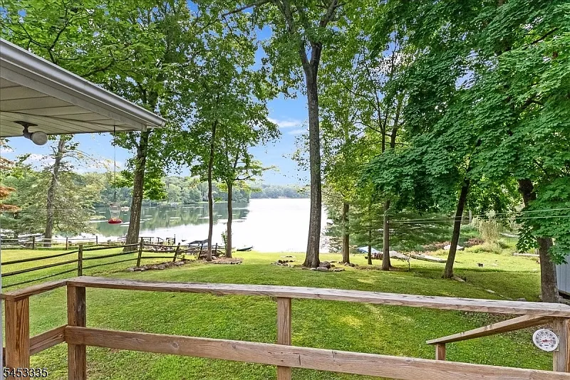 2 bed, 1.0 bath, $2,100 — Photo 3