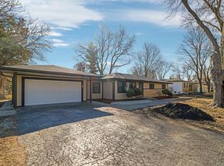 4N139 Kenwood Ave, West Chicago, IL 60185