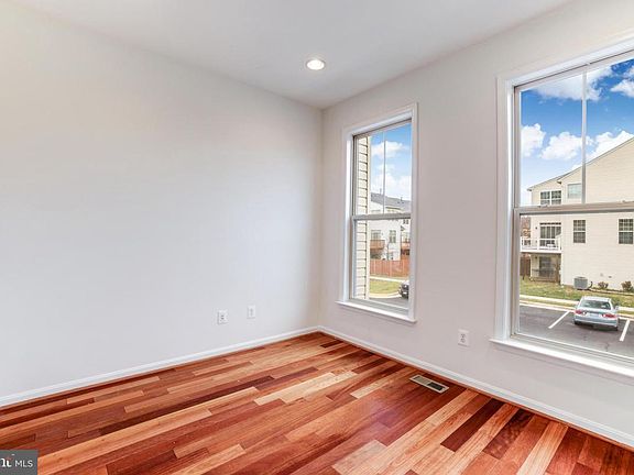 5th image of 42639 Chisholm Dr