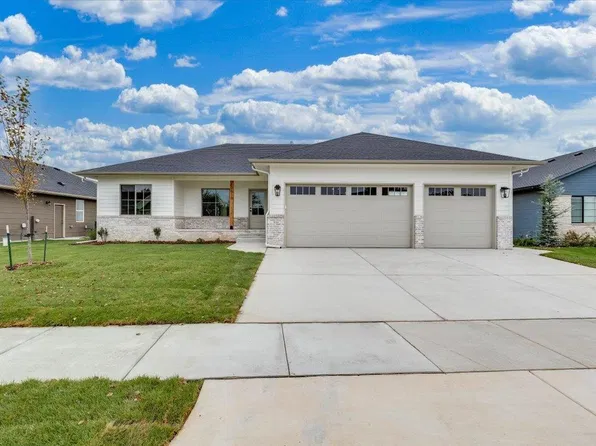 10613 W Graber Cir, Wichita, KS 67215