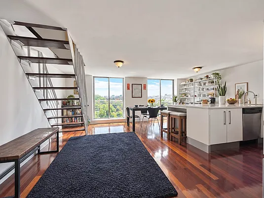 Living room, photo 1