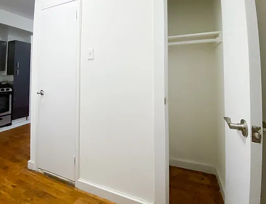 Rented by Kahen Properties | media 10