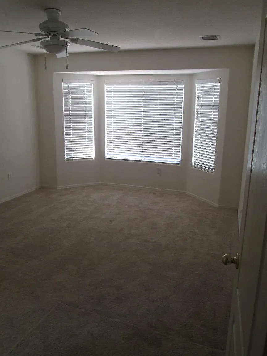4 bed, 1470 sqft, $1,745 — Photo 2