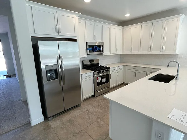 9224 W Montecito Ave — Photo 15