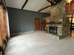 19 Baldwin Rd, Norwalk, CT 06851