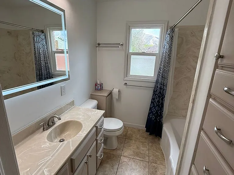 856 N 300 W — Photo 15