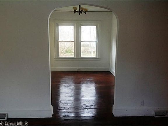 5th image of 1209 Elwell Ave