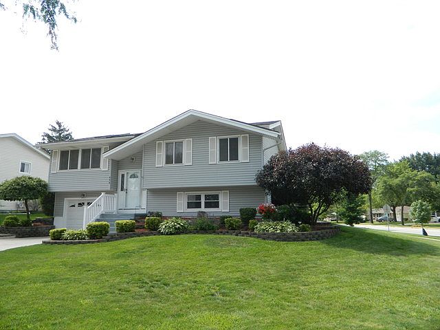1st image of 429 Desmond Dr