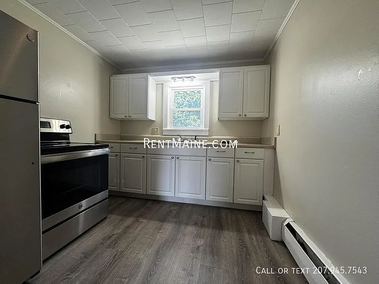 114 Riverside Dr #2 — Photo 1