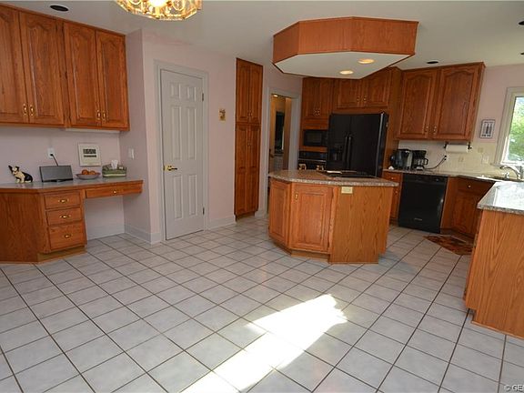 3rd image of 1140 Amberwood Ln