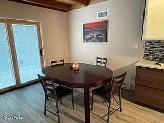 5th image of 300 Parkwood Dr