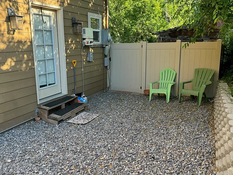 1209 E Logan Ave S #SIDE — Photo 16