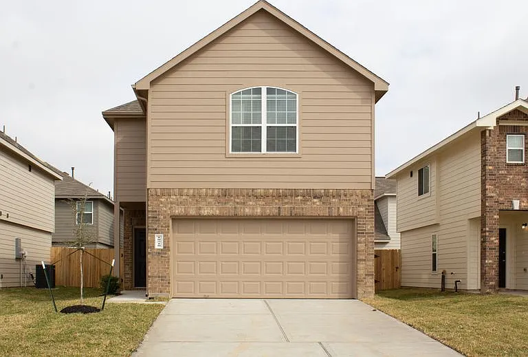 18518 Tarlo River Trl — Photo 1