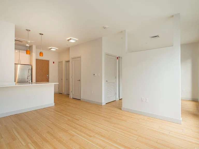West Square Apartments — Photo 47